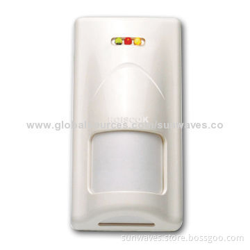 Dual-technology Motion Detector with Low-power Consumption, Size 128 x 64 x 40mm